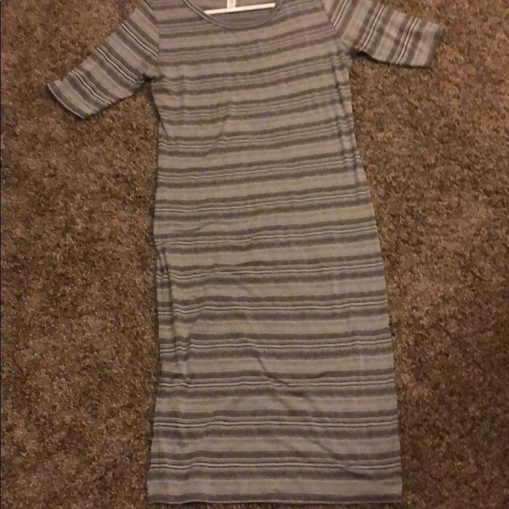 Small Julia LuLaRoe dress